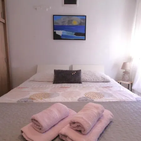 Apartman With Parking Space Basanija, Umag - 27241 *